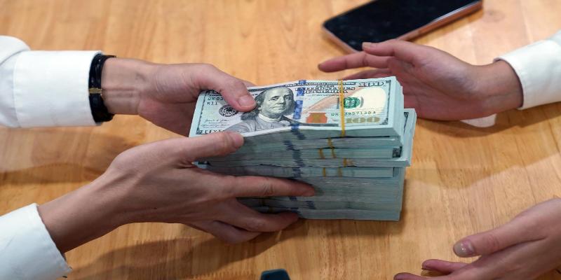 Online casino lobby interface for real money games
